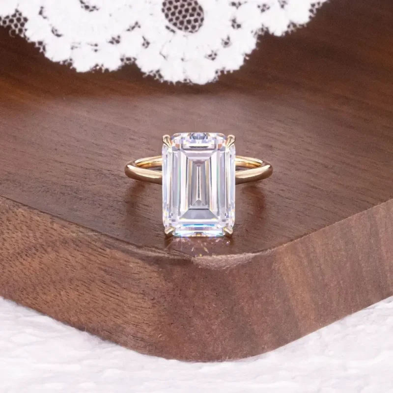 Sparkling Golden 1-10 Carat Sugar Cube Emerald Cut Moissanite Ring